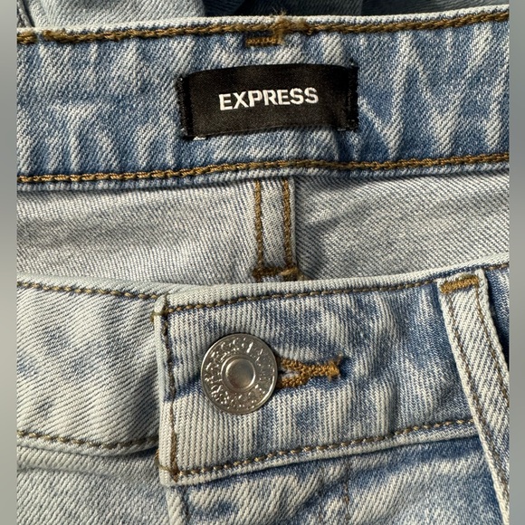Express Light Wash Distressed Boyfriend Ankle Jeans Size 10 - Picture 15 of 15